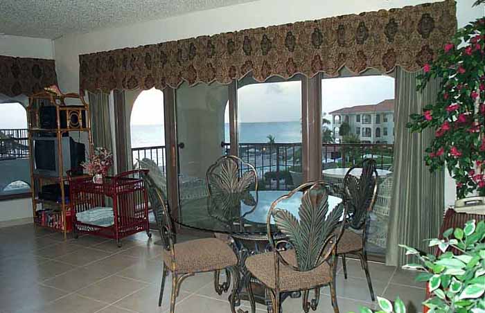 Grand Cayman Condo #315 on Seven Mile Beach, George Town Villas