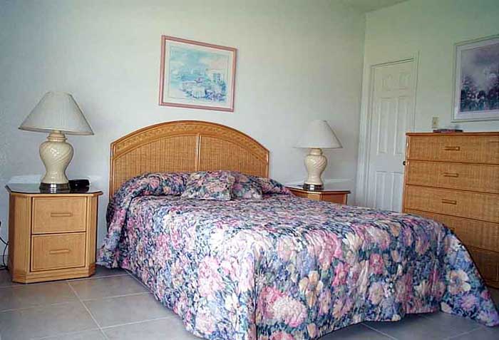 Grand Cayman Condo #315 on Seven Mile Beach, George Town Villas